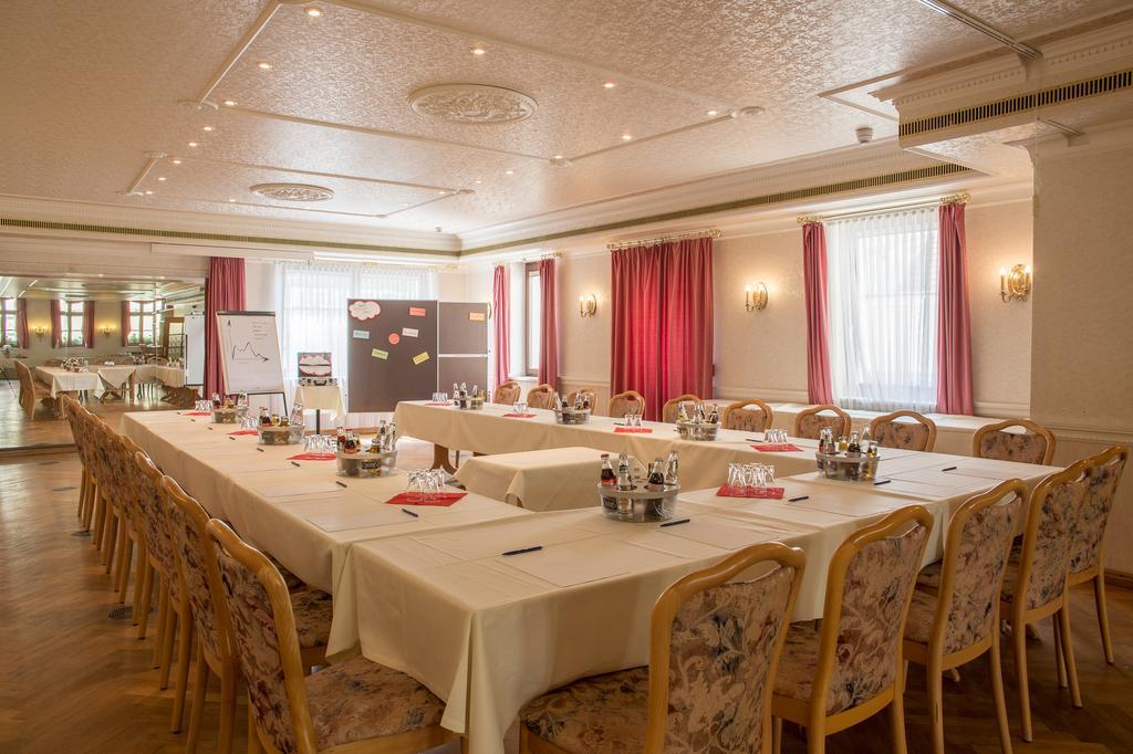 Hotel Schwarzer Adler Tangermünde Buitenkant foto
