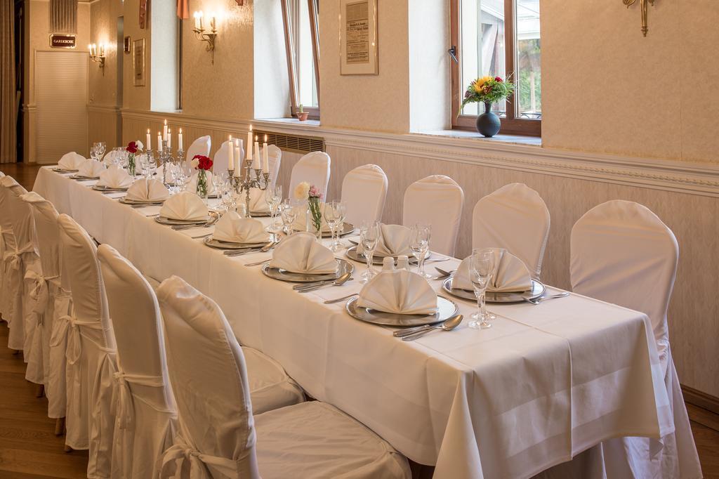 Hotel Schwarzer Adler Tangermünde Buitenkant foto
