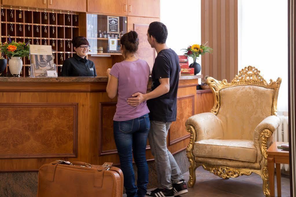 Hotel Schwarzer Adler Tangermünde Buitenkant foto